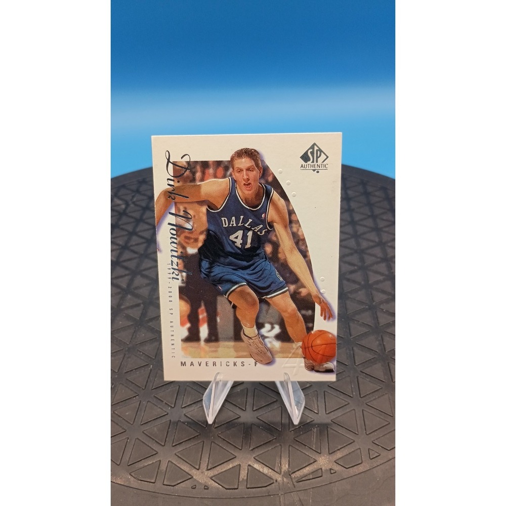 1999-00 Upper Deck SP Authentic Dirk Nowitzki #18 Dallas Mavericks NBA Card